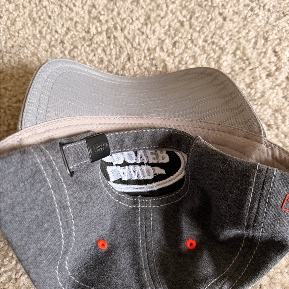 Gray Cap - Picture 5 of 7